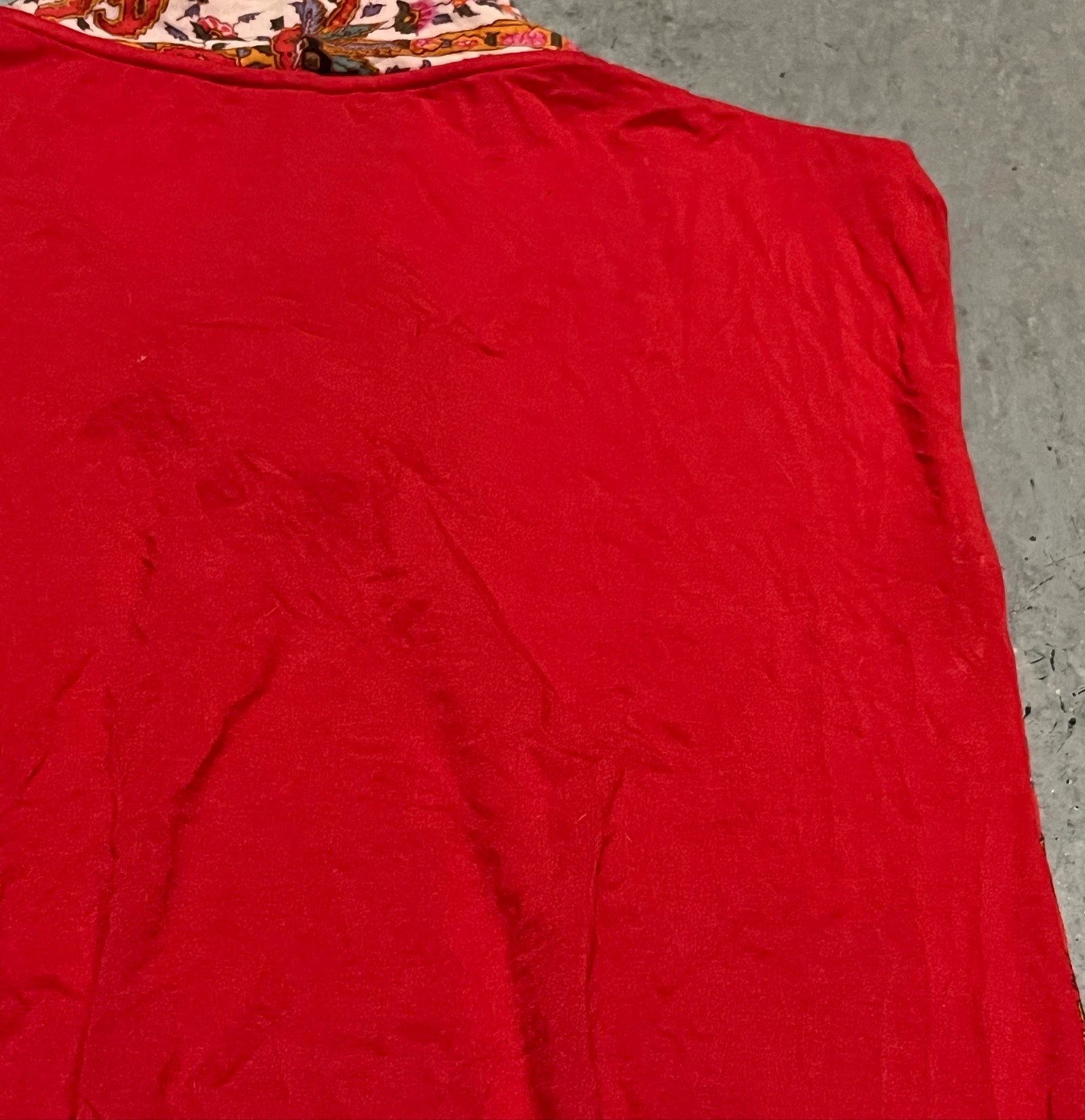 Rode bedrukte asymmetrische T-shirt – photo 19
